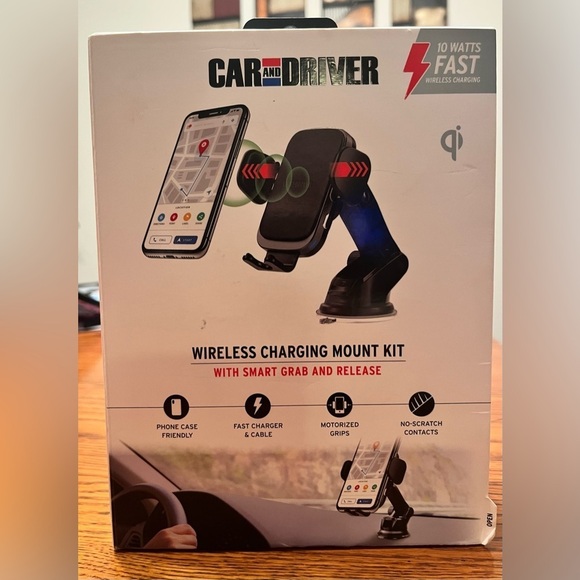Car and Driver Wireless Charging Kit with Auto Adjusting Mount - Picture 9 of 14